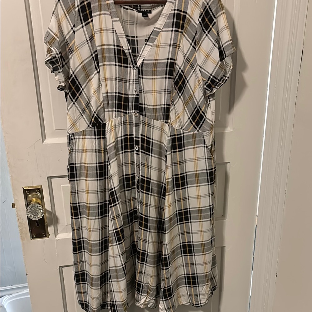 Torrid White and Yellow Buttoned Flutter Sleeve Midi Dress